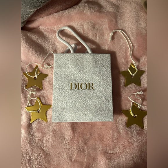 DIOR Small white paper shopping bag with four  star ornaments. - Picture 2 of 5
